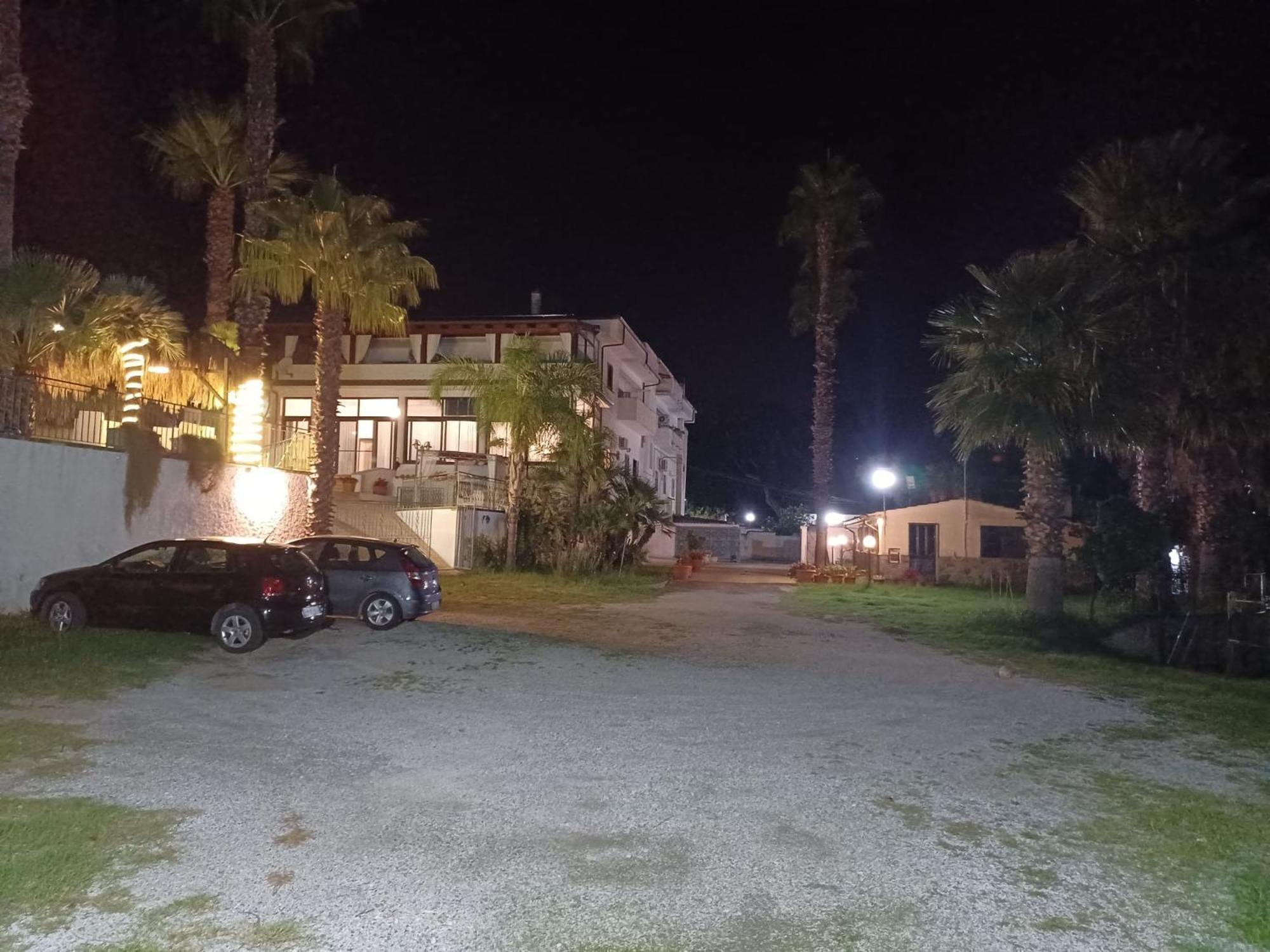 Bed and Breakfast Palm House Lamezia Terme Exterior foto